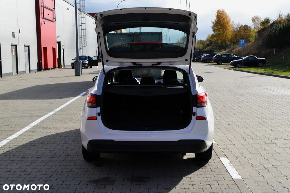 Hyundai i30 1.6 D Comfort - 29