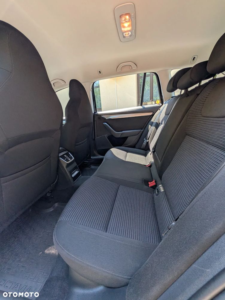 Skoda Octavia 2.0 TDI Style DSG - 25