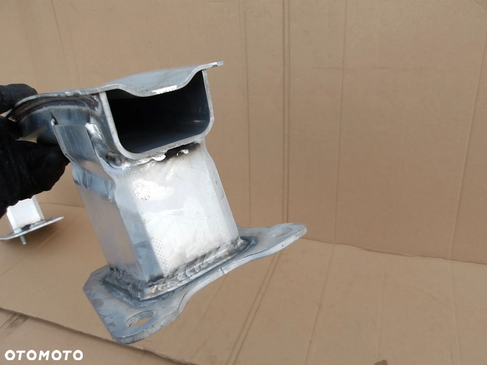 BELKA ZDERZAKA TYL AUDI A4 B9 8W0807309 - 8