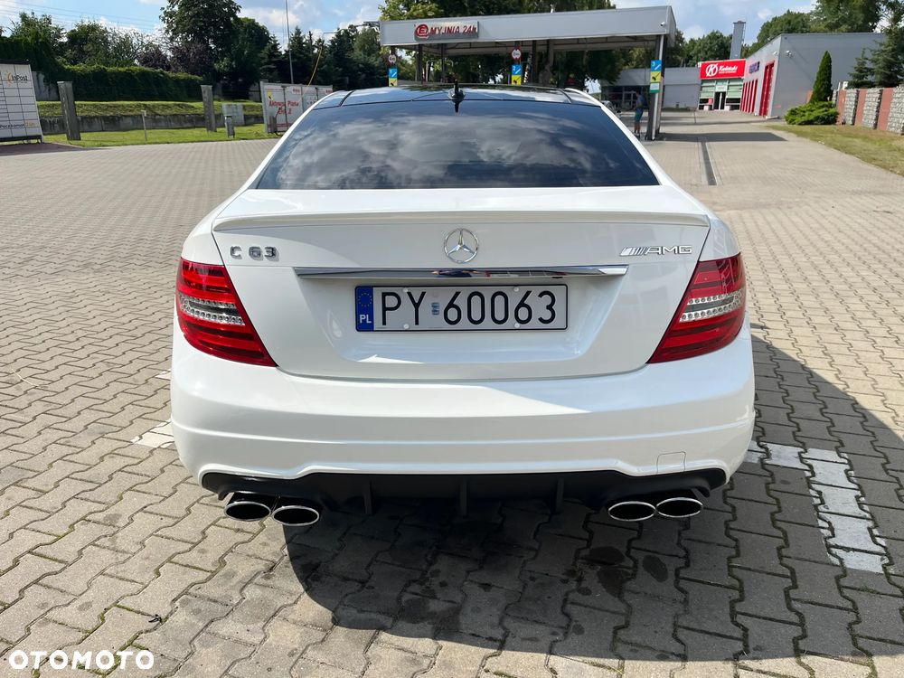 Mercedes-Benz Klasa C 63 AMG AMG SPEEDSHIFT MCT - 17