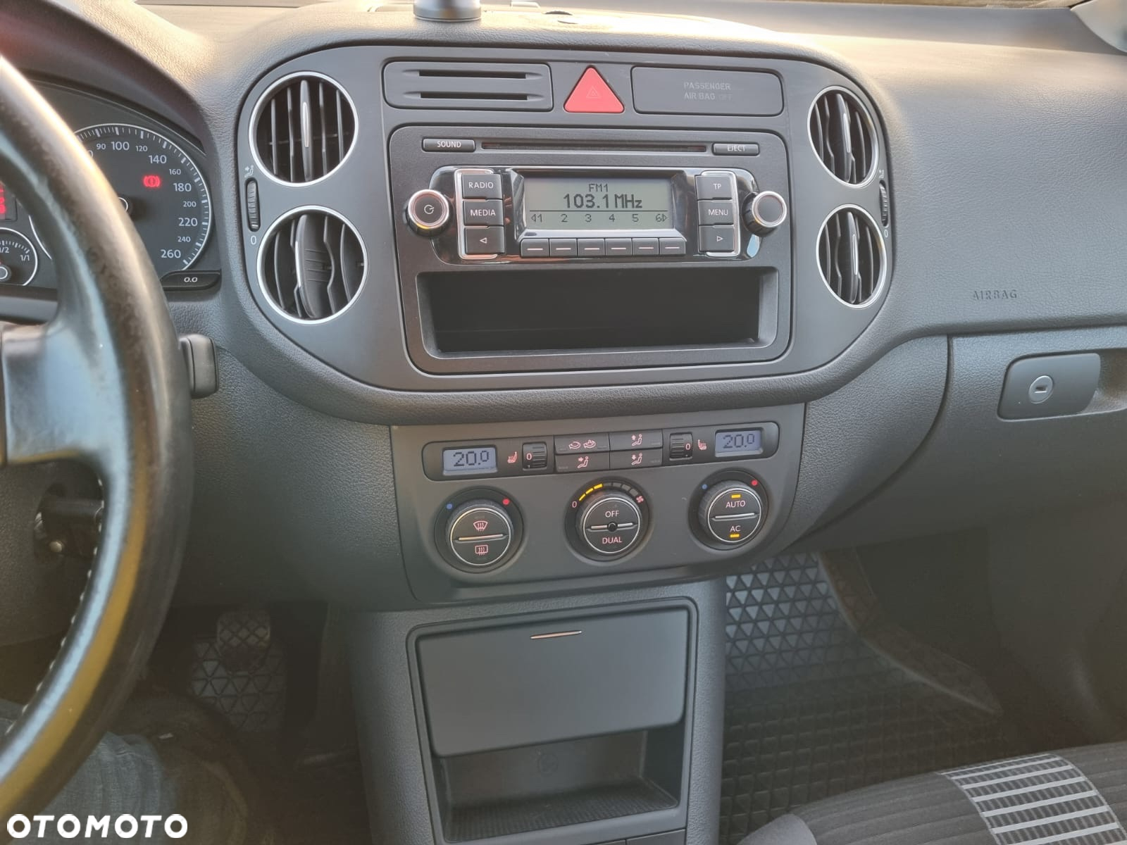 Volkswagen Golf Plus 1.9 TDI DPF United - 21