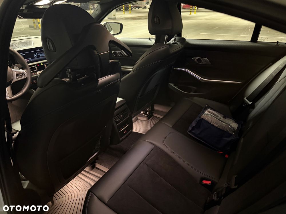 BMW Seria 3 330i M Sport sport - 6
