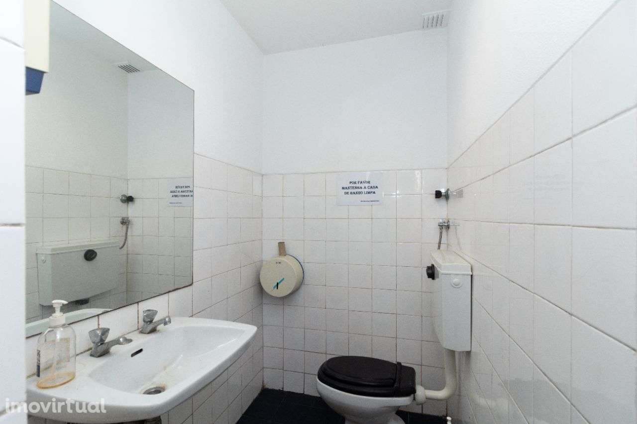 Excelente espaço Armazém Comércio, Serviços, Indústria ao centro Porto - Grande imagem: 5/24
