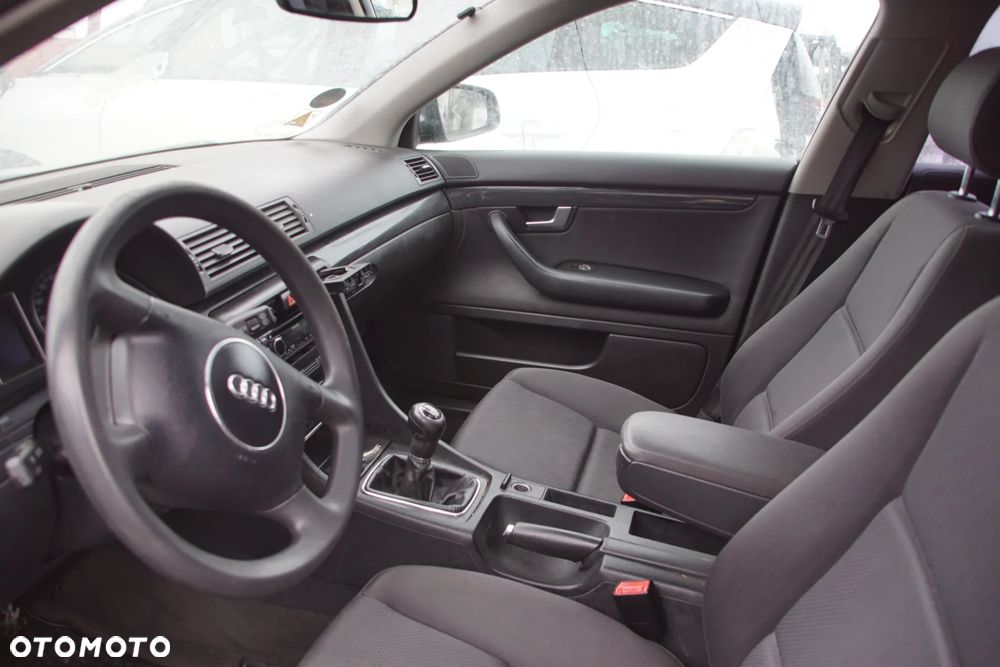 Auto na części - Audi A4 B6 1.9 TDI 130 KM AWX GBQ LX7Z 2002R Silnik Skrzynia Drzwi Maska Klapa Zderzak Błotnik Lusterko Lampa Klamka Szyba Deska Kokpit Sterownik Moduł Czujnik Licznik Panel Kierownica - 10