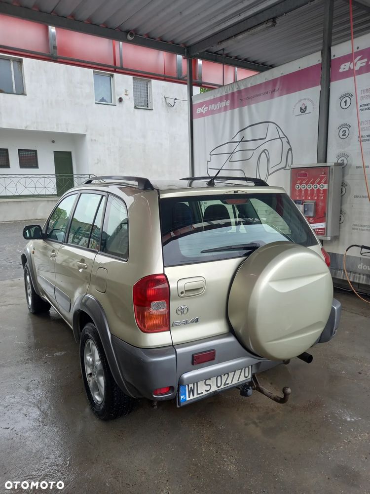 Toyota RAV4 2.0 D-4D 4x4 - 6