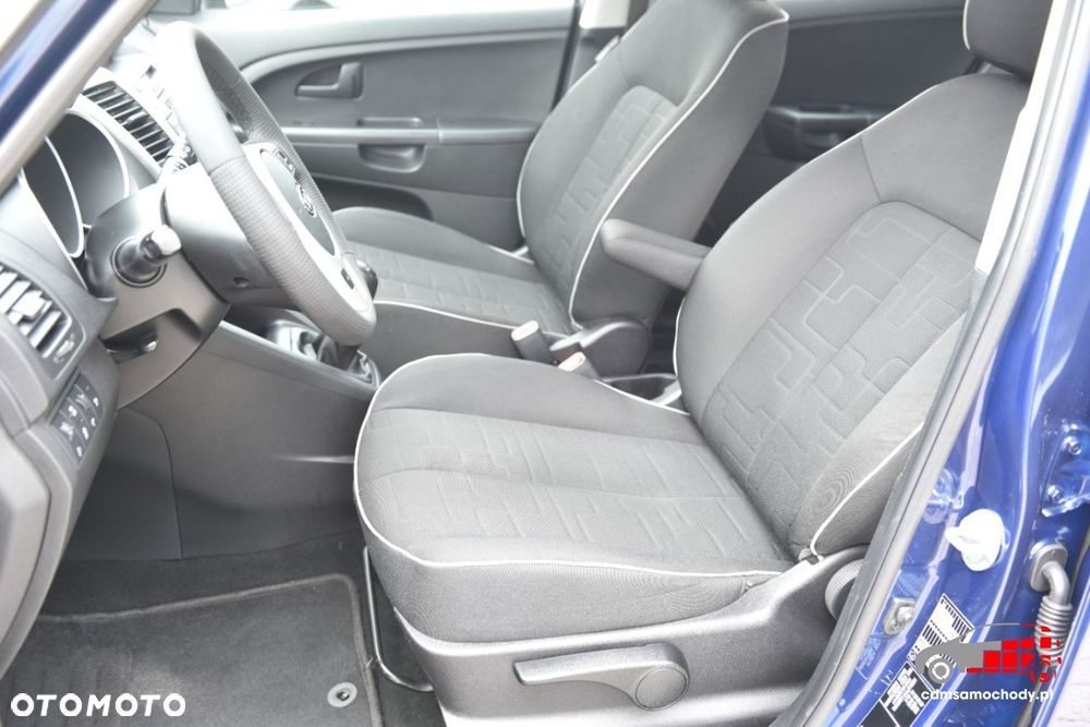 Kia Venga - 17