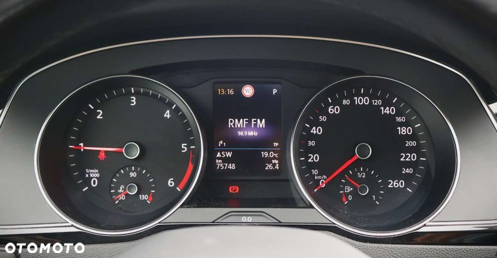 Volkswagen Passat - 22