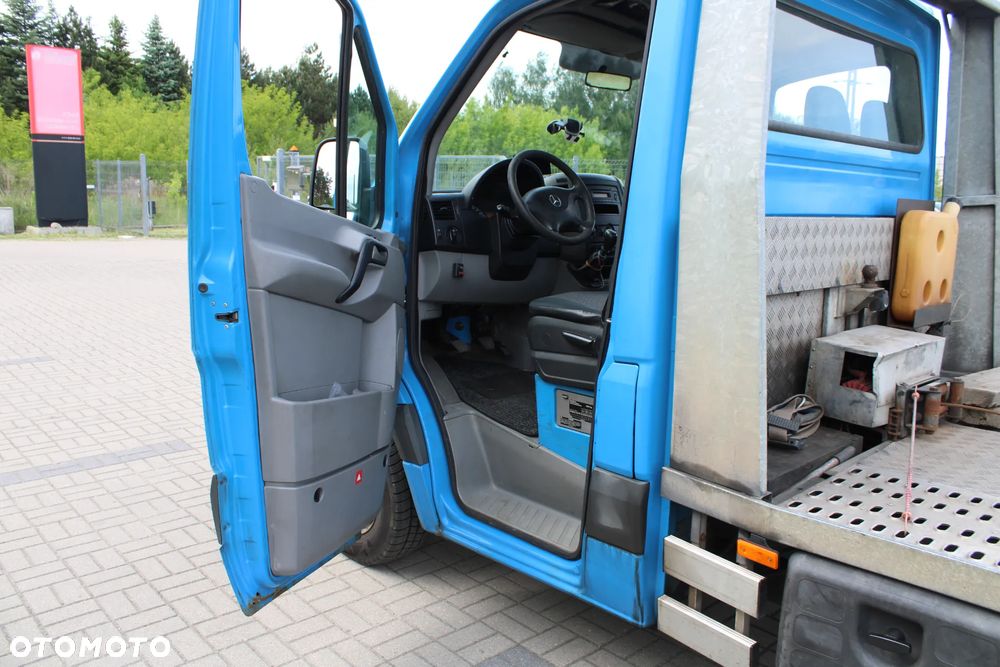 Mercedes-Benz Sprinter - 11