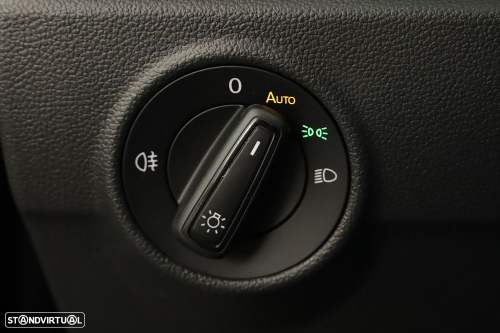VW T-Roc 1.5 TSI Urban DSG - 18