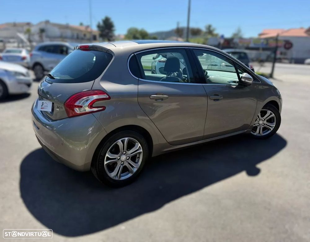 Peugeot 208 1.6 e-HDi Allure 2-Tronic - 6