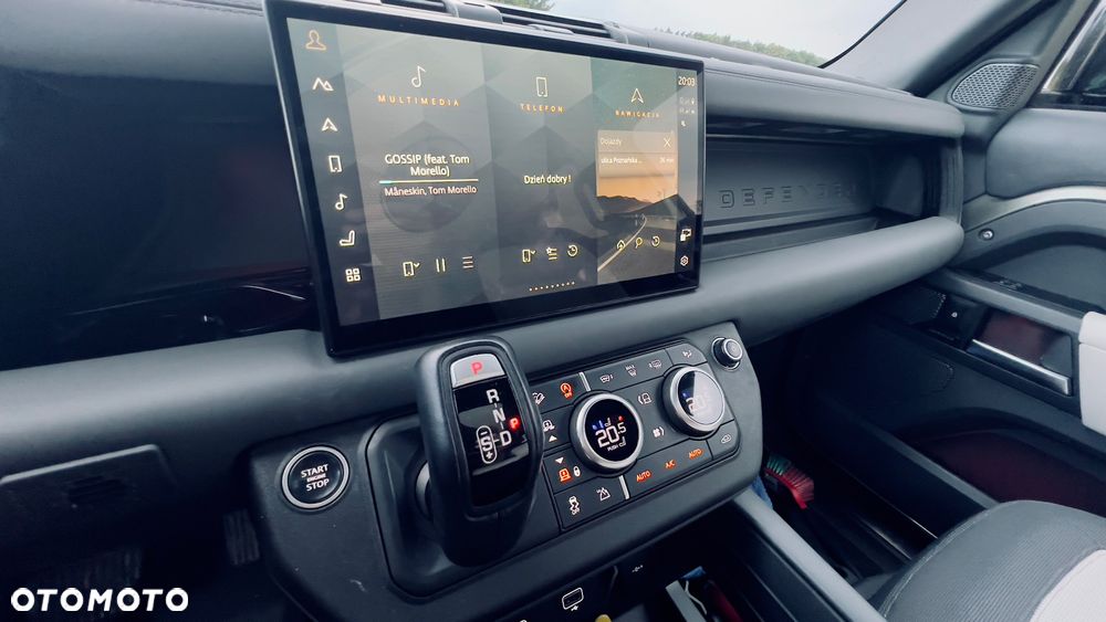 Land Rover Defender - 15