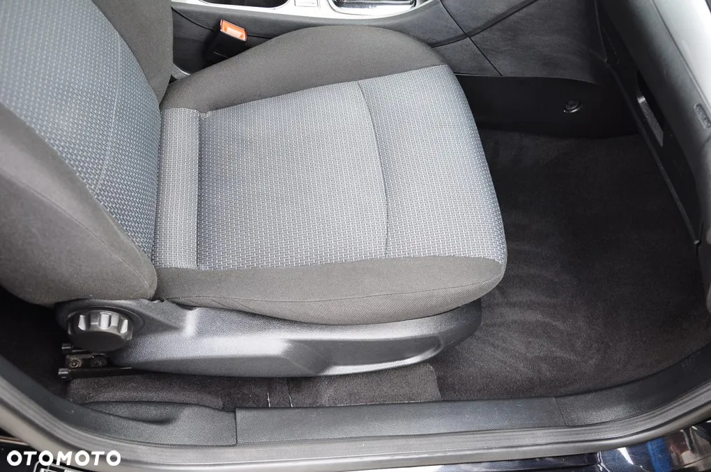Ford Mondeo 2.0 FF Ghia - 29
