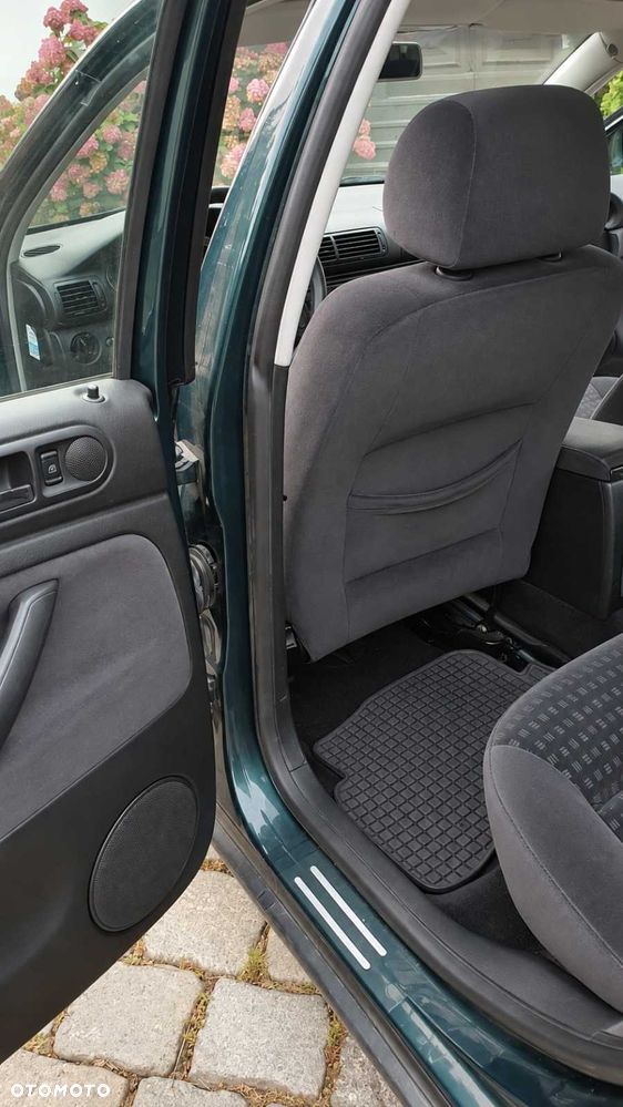 Volkswagen Passat - 12