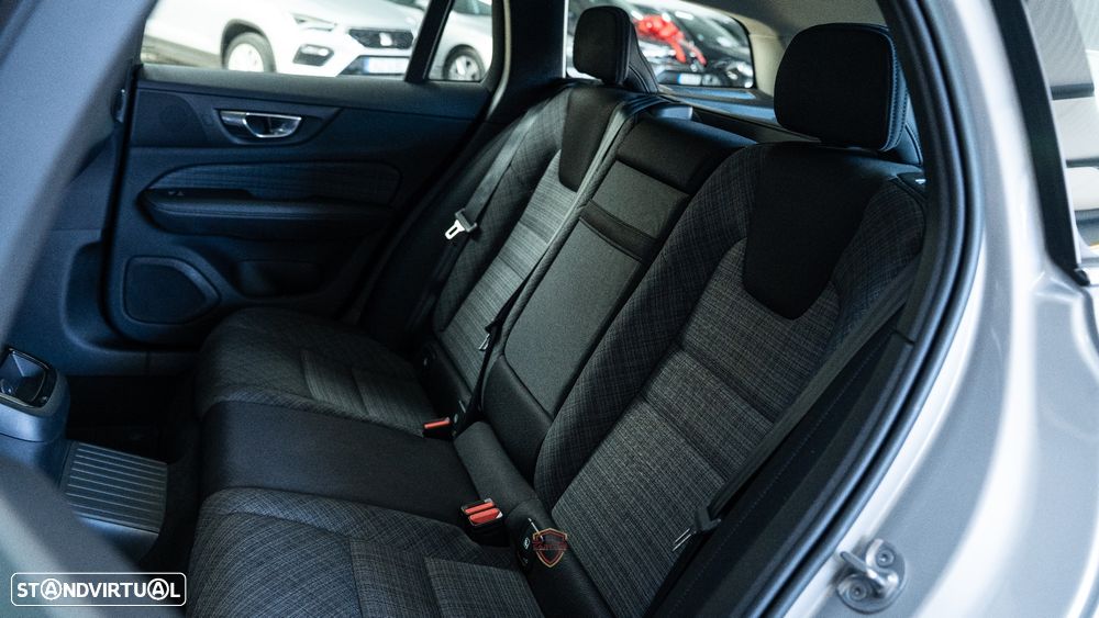 Volvo V60 2.0 T6 AWD TE Core - 38