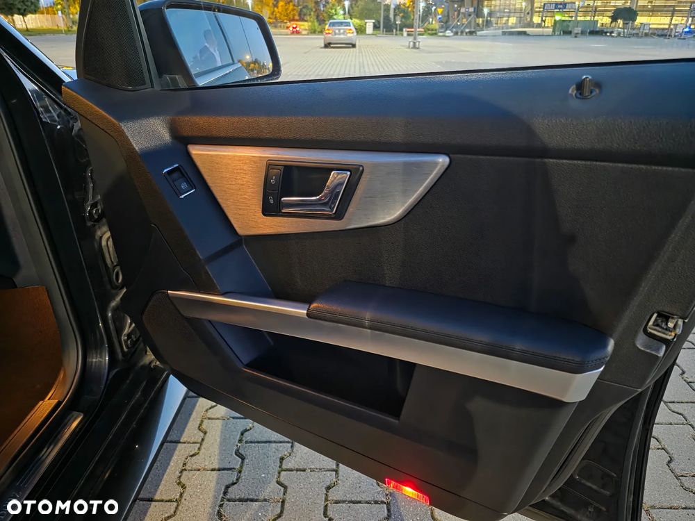 Mercedes-Benz GLK 220 CDI DPF 4Matic BlueEFFICIENCY 7G-TRONIC - 21