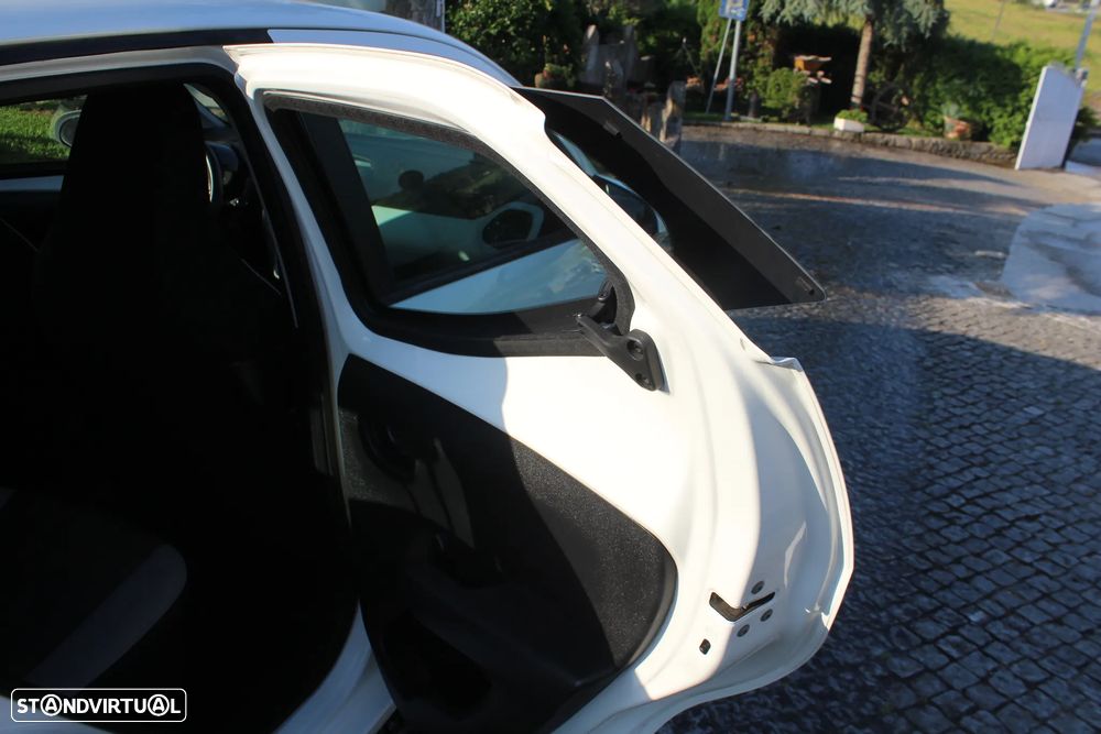 Toyota Aygo x-clusiv - 23