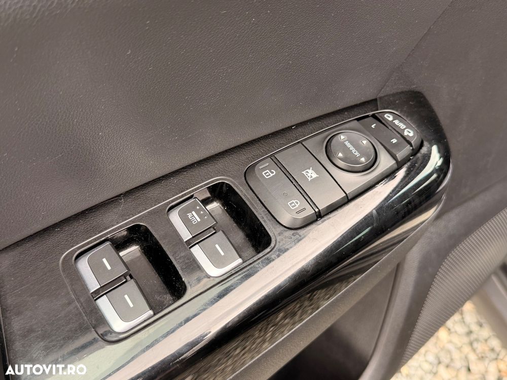 Kia Sportage 2,0 CRDI AWD Spirit - 17