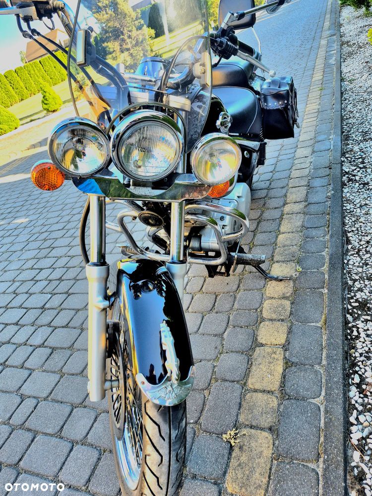 Suzuki Intruder - 9