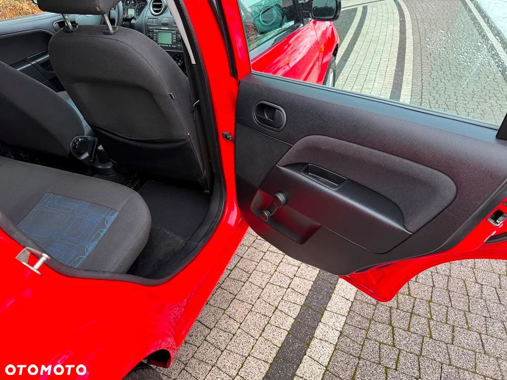 Ford Fiesta 1.3 Style - 23