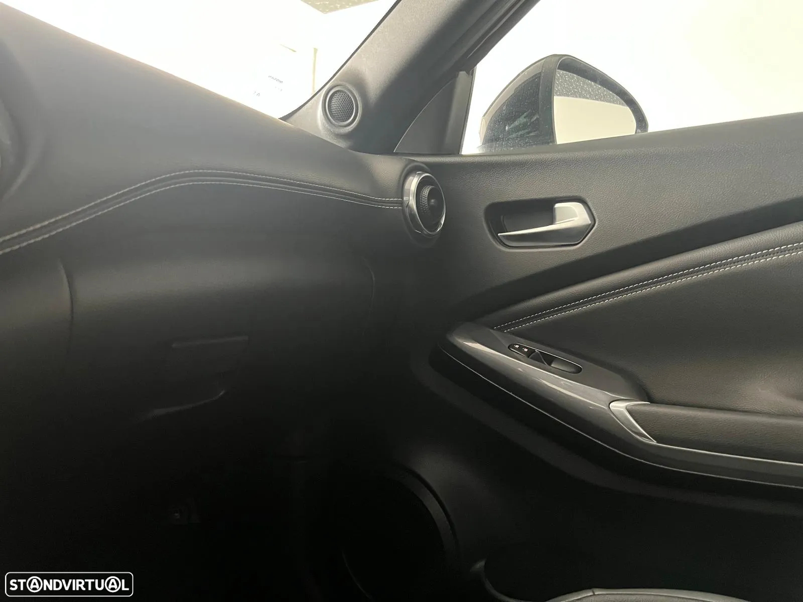 Nissan Juke 1.0 DIG-T N-Connecta DCT - 22