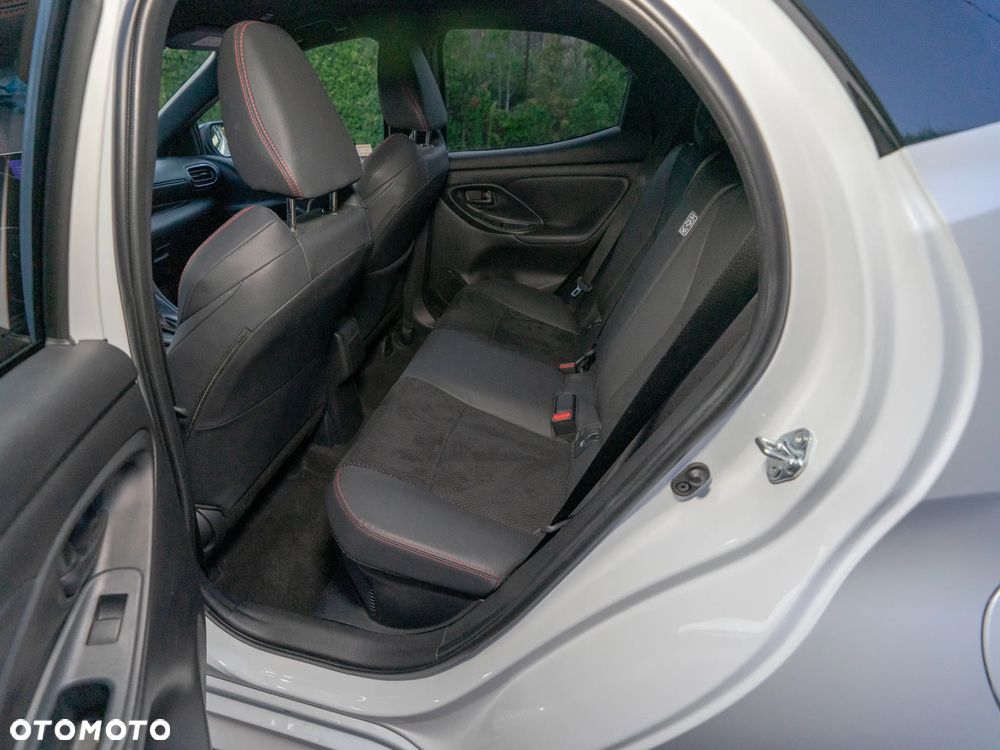 Toyota Yaris Hybrid 1.5 GR Sport - 18
