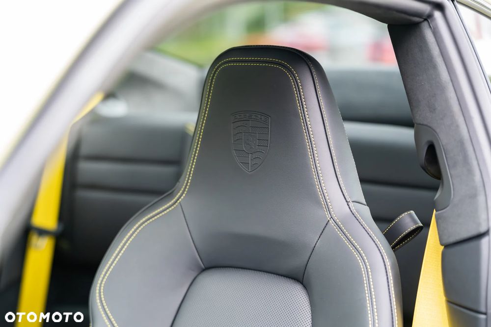 Porsche 911 Carrera T-Hybrid 4 GTS - 21