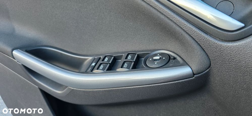 Ford Focus - 12