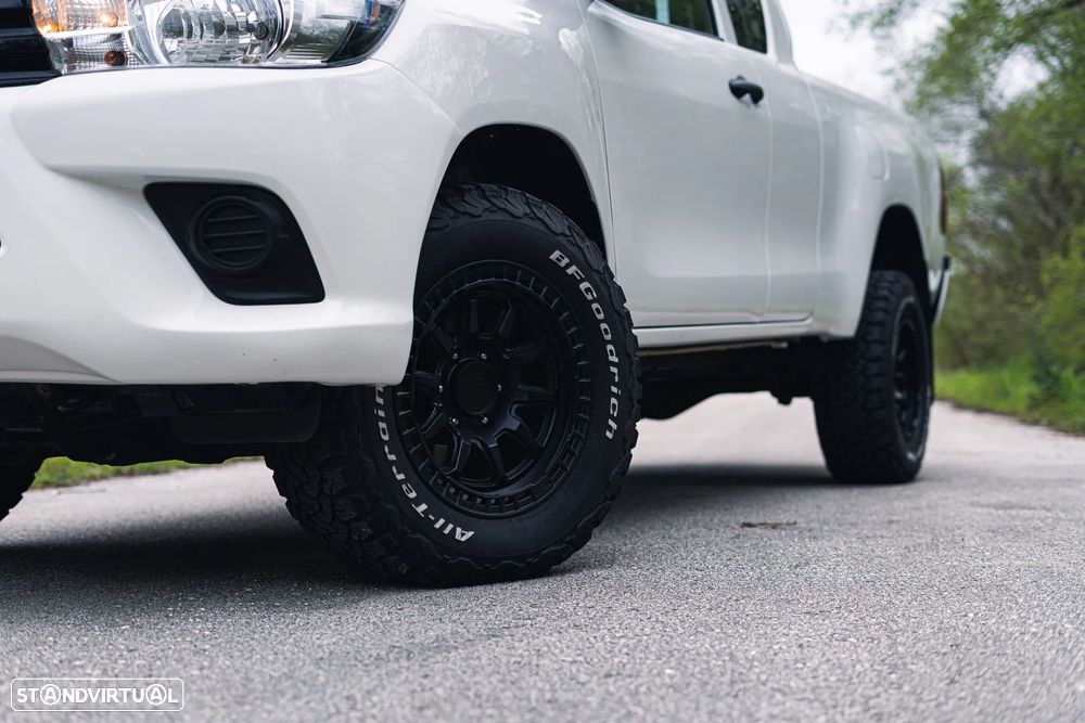 Toyota Hilux 2.4 D-4D 4WD CD CH - 9