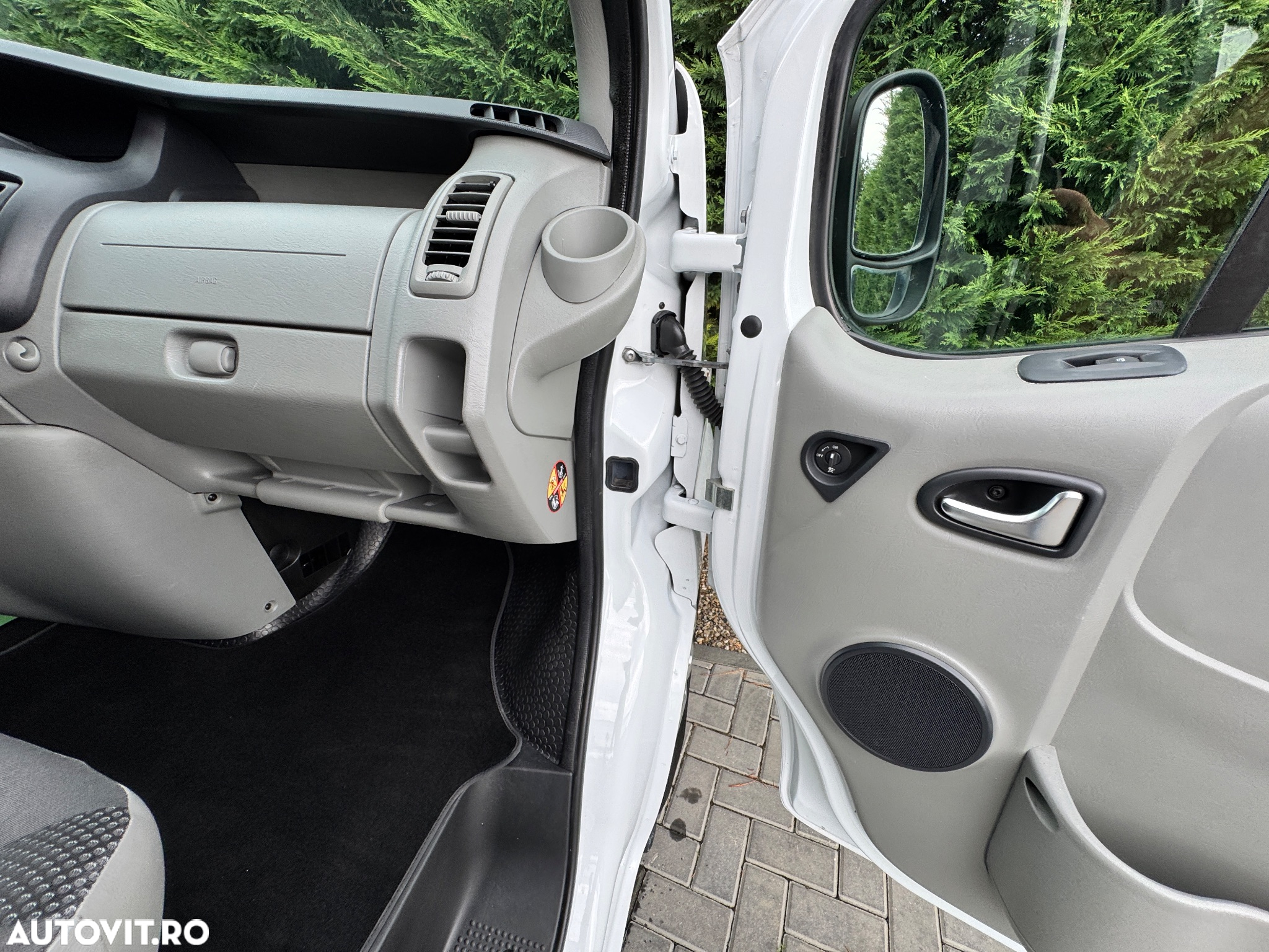 Opel Vivaro - 18