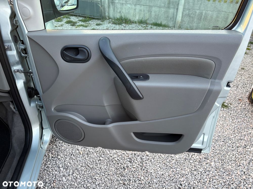 Renault Kangoo 1.6 8V Happy Family - 29