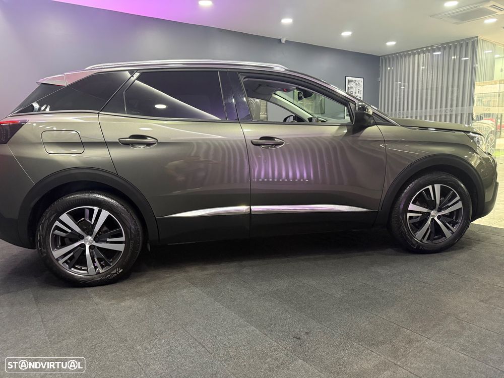 Peugeot 3008 1.2 PureTech Allure J18 - 25