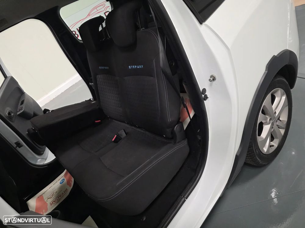 Dacia Lodgy TCe 115 Stepway - 31