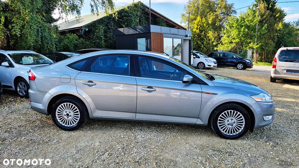 Ford Mondeo 2.0 FF Ghia - 8