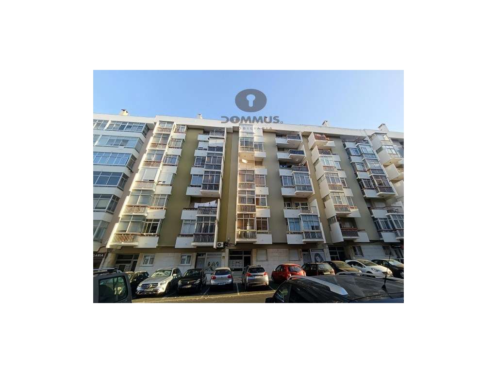 Apartamento T2 na Figueirinha ( Oeiras ) totalmente Remodelado