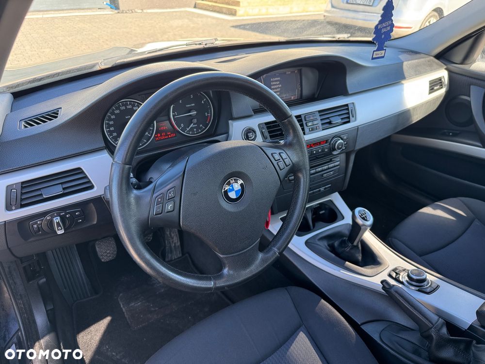 BMW Seria 3 318d DPF Edition Lifestyle - 11