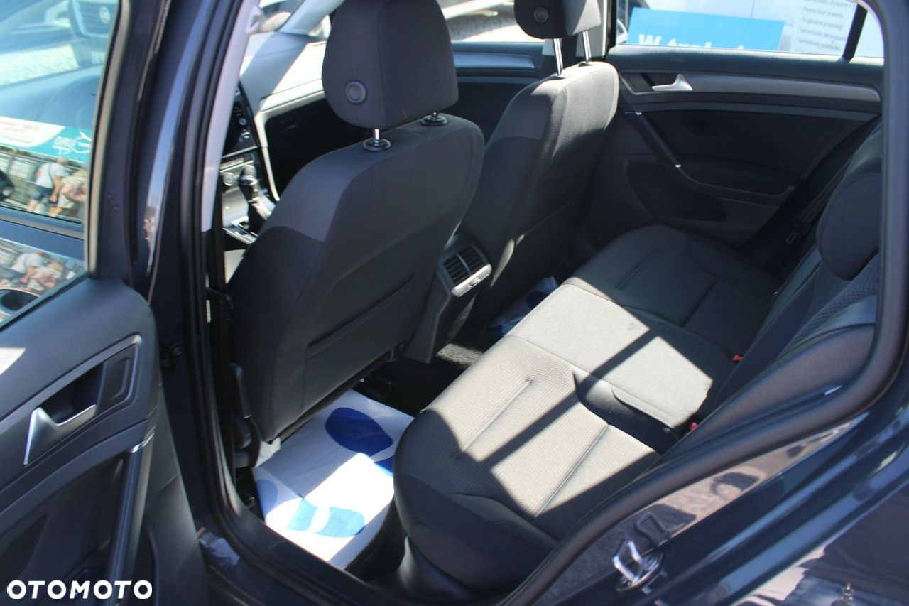 Volkswagen Golf - 15