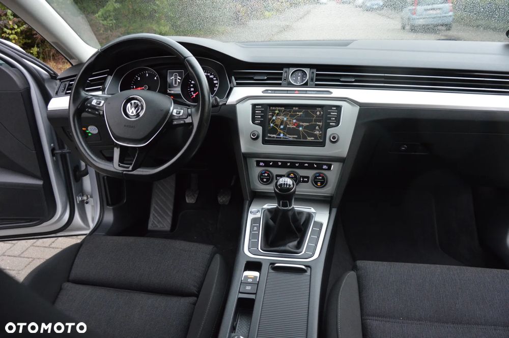 Volkswagen Passat 2.0 TDI BMT Comfortline - 16