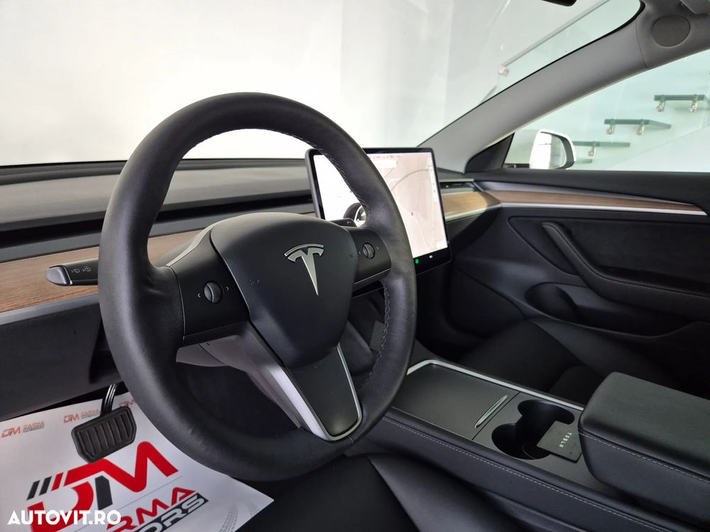 Tesla Model 3 Standard Reichweite Plus Hinterradantrieb - 11