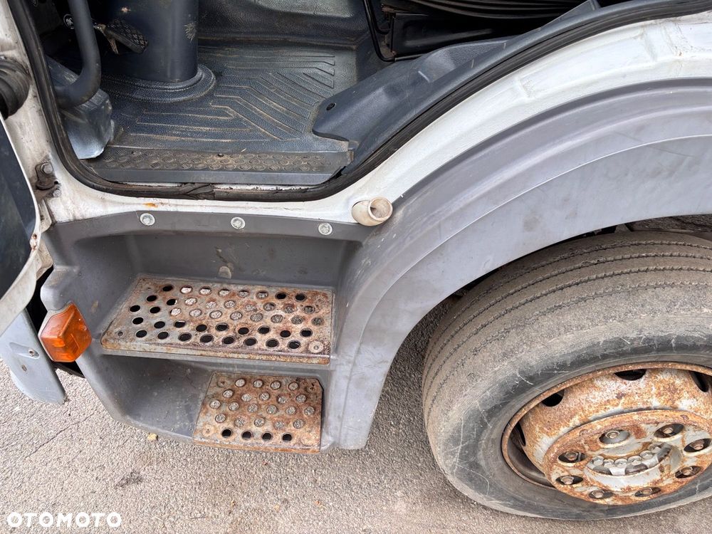 Versalift Atego 1218 - 11