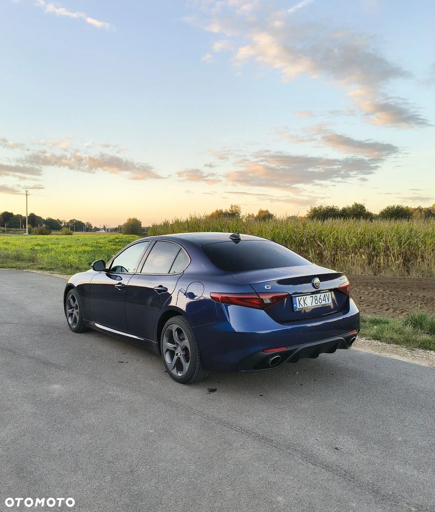 Alfa Romeo Giulia 2.0 Turbo 16V AT8-Q4 Ti - 4