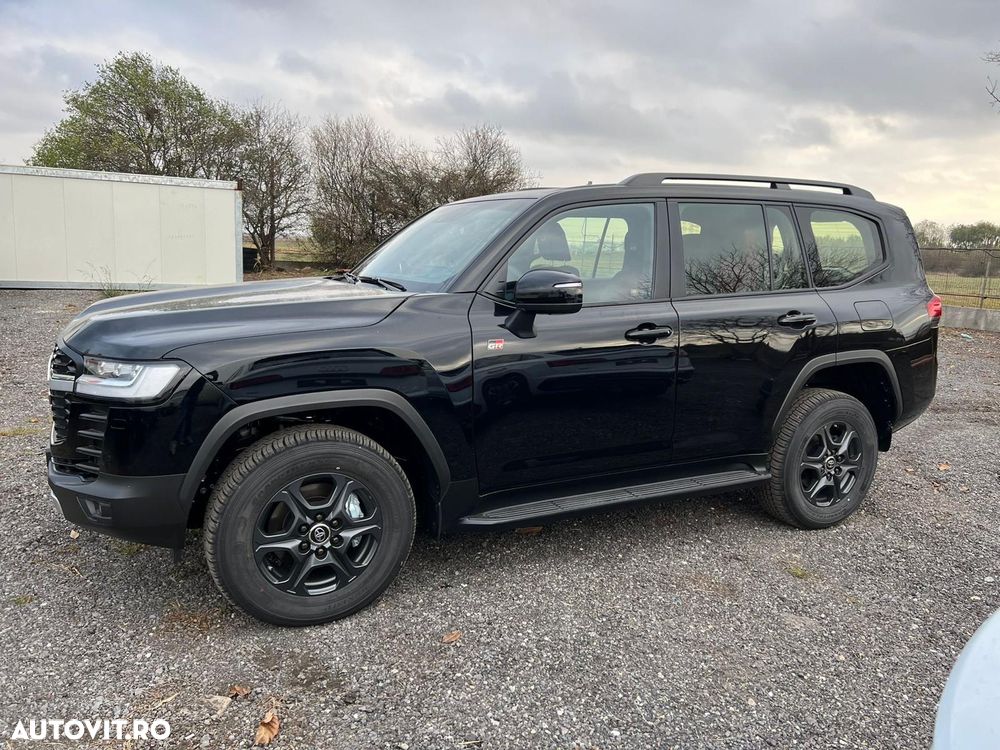 Toyota Land Cruiser 300 - 5