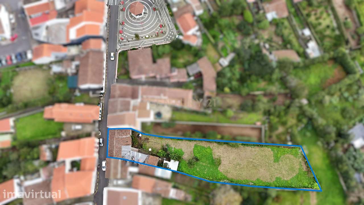 Moradia T2+1, situada no coração de Pico da Pedra, inserida num terren - Grande imagem: 4/26