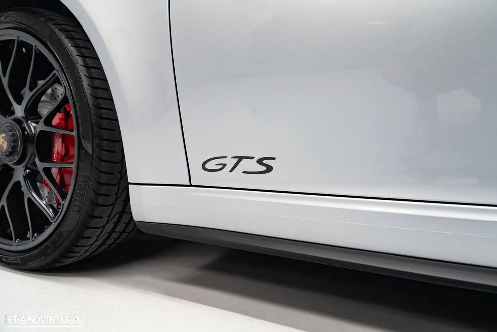 Porsche 911 (991) Carrera 4 GTS PDK - 17
