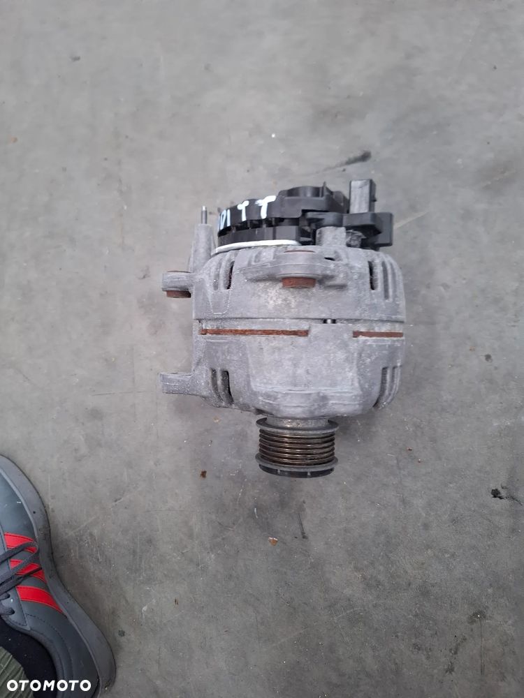 Audi TT 2.0 TFSI alternator 06F903023F - 1