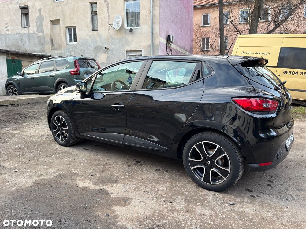 Renault Clio 1.2 16V 75 Experience - 4
