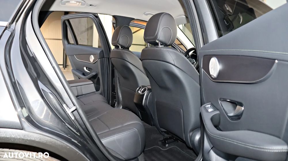 Mercedes-Benz GLC 300 e 4MATIC - 13