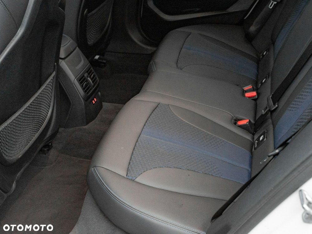 BMW Seria 1 118i M Sport - 25