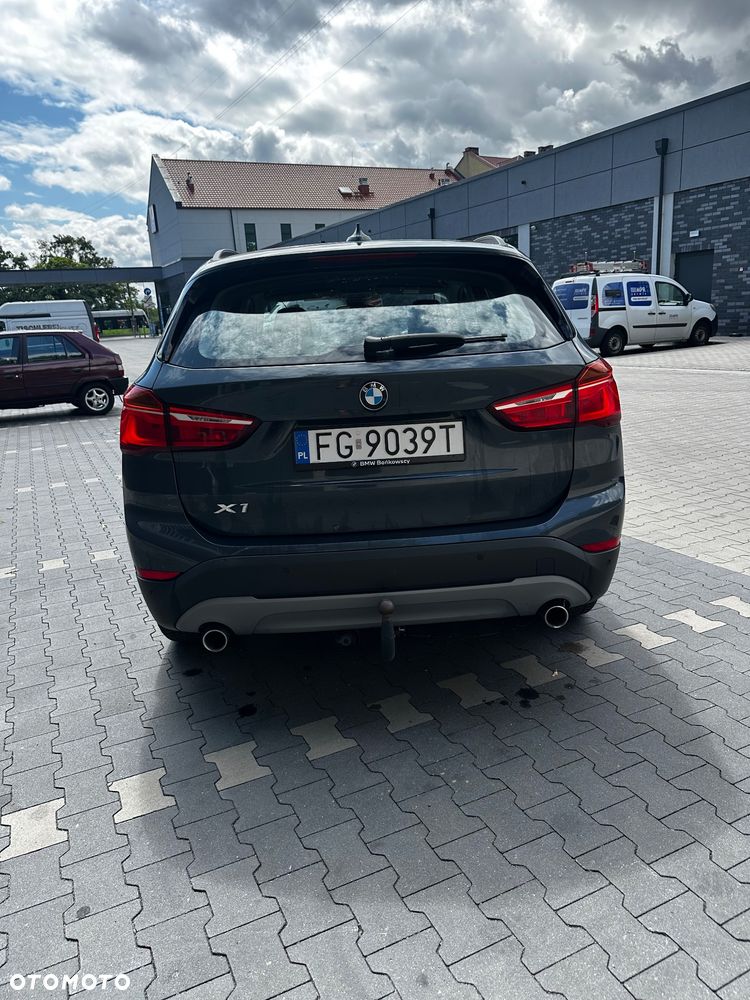 BMW X1 sDrive20d - 10