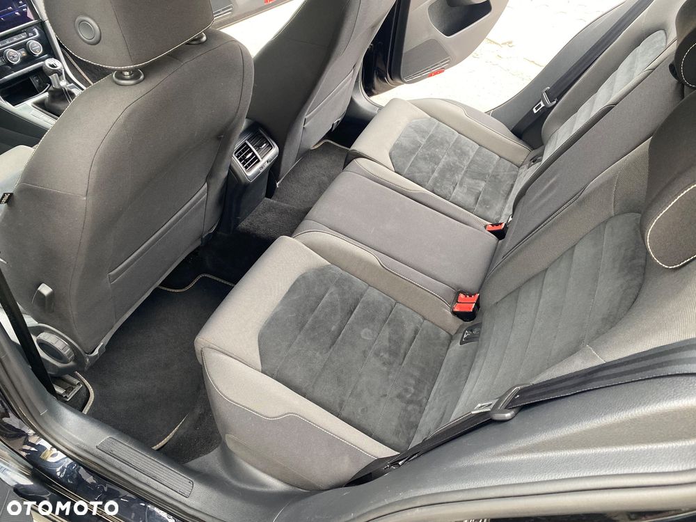 Volkswagen Golf - 11