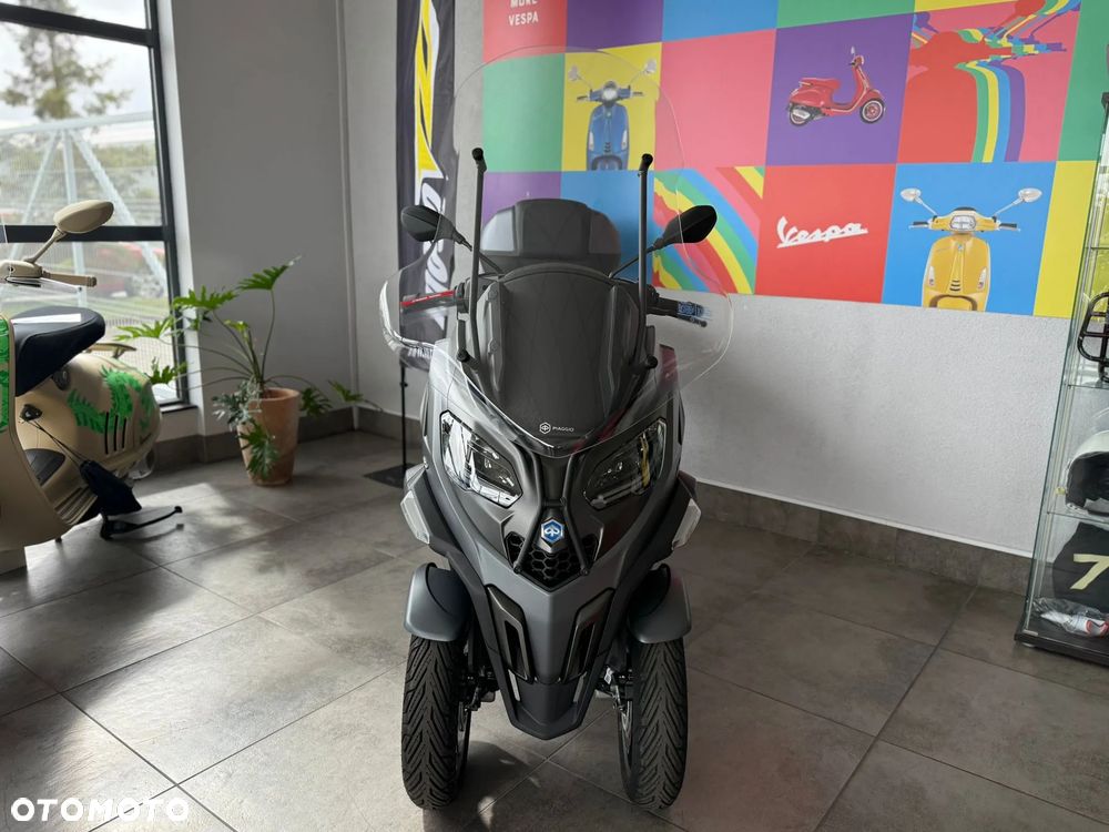 Piaggio MP-3 - 16